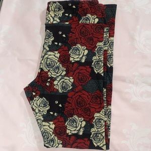 Lularoe Nightmare Before Christmas Roses Leggings